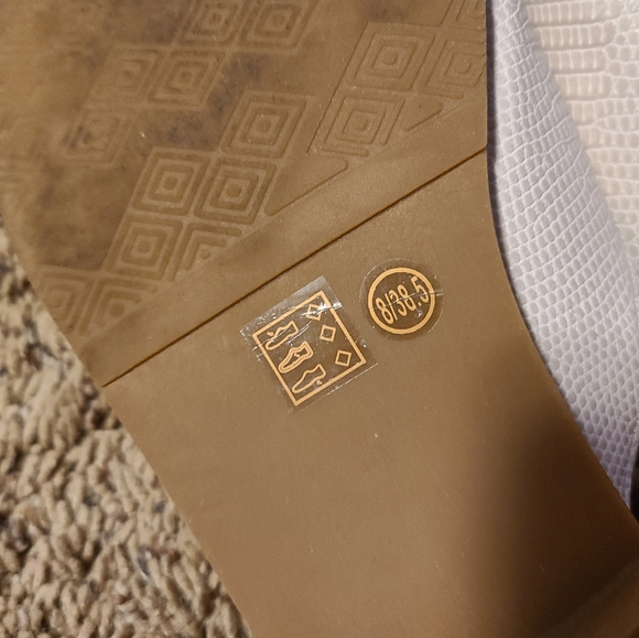 Launday Slip in Shoes Size 8 White - Picture 4 of 4